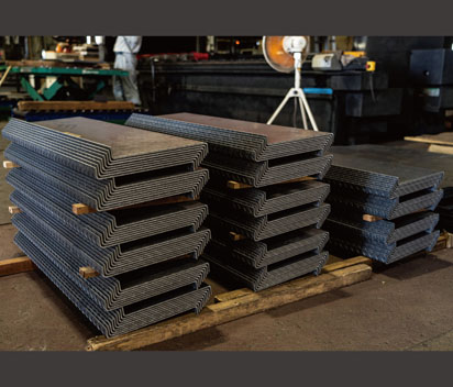 プレス加工（縞鋼板）